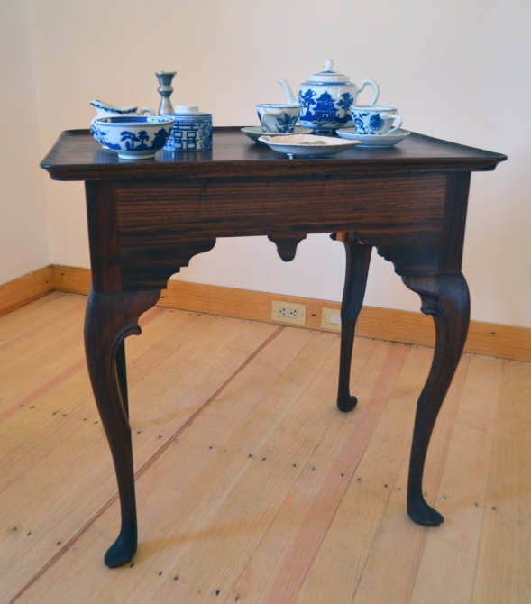 The tea table in the hall back room.